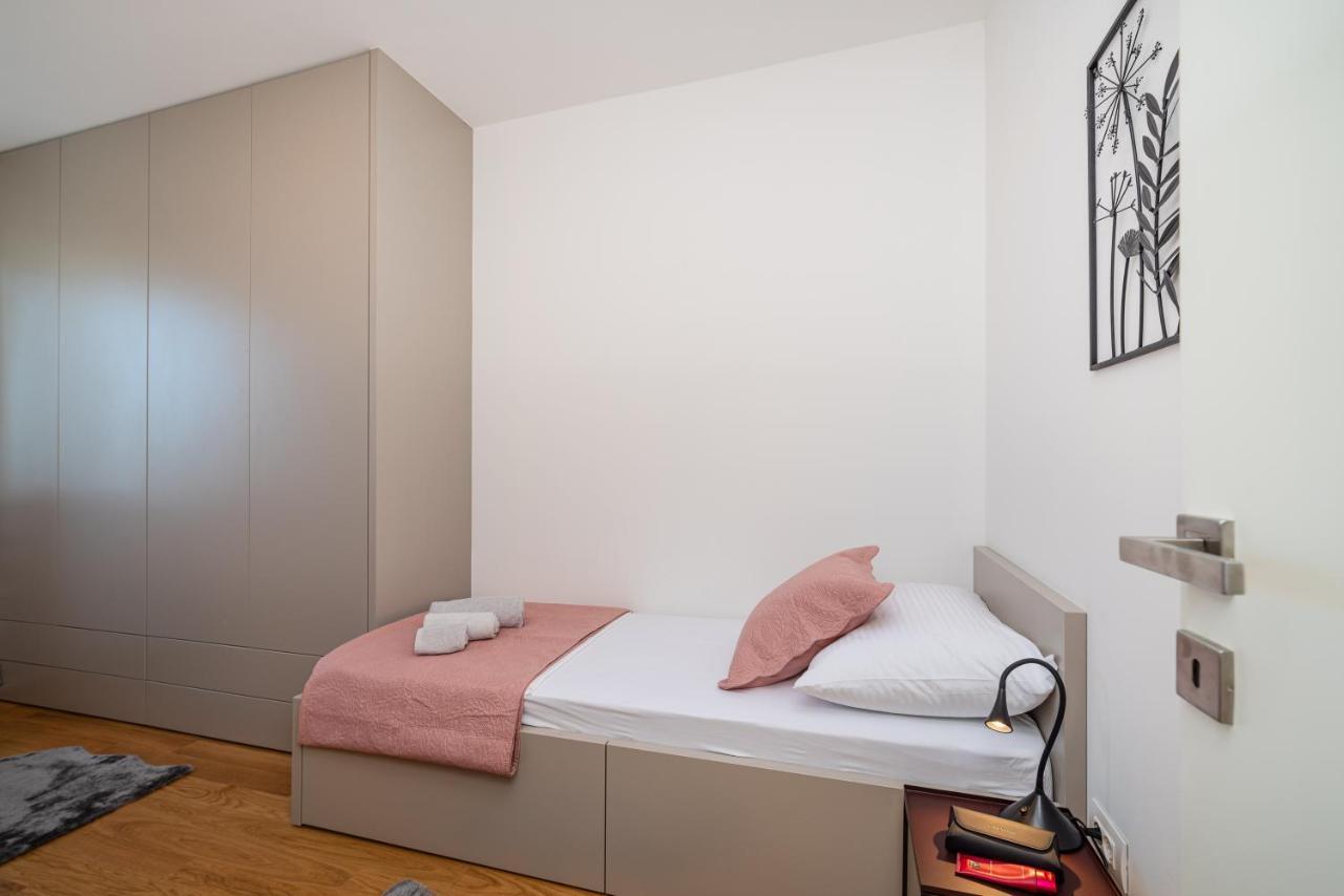 D-Apartment - With Garage And Balcony Ζαντάρ Εξωτερικό φωτογραφία