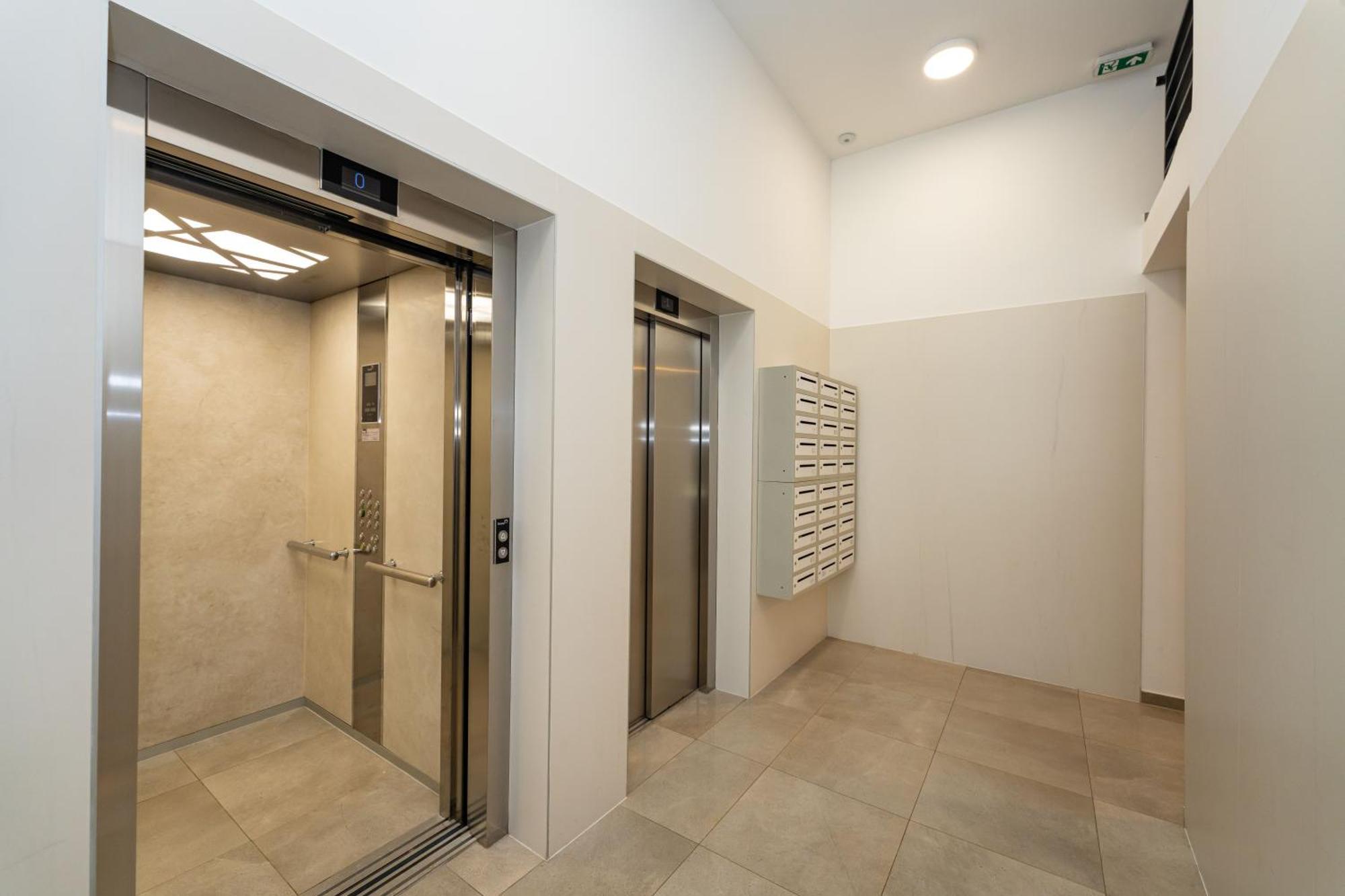 D-Apartment - With Garage And Balcony Ζαντάρ Εξωτερικό φωτογραφία